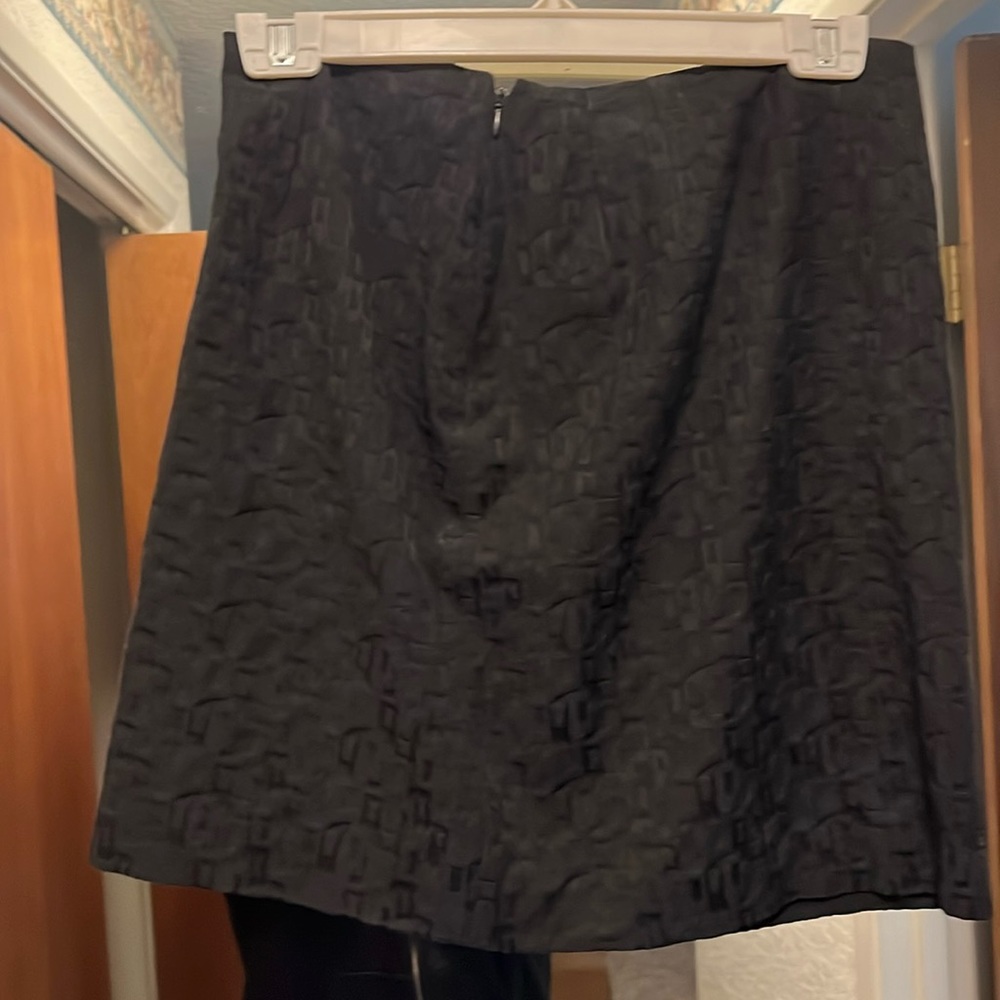 Black skirt, 18 inches.